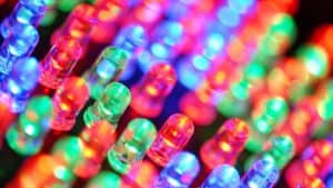 Lee más sobre el artículo Encender y apagar led con dos pulsadores distintos