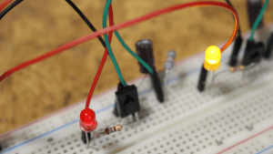 Lee más sobre el artículo Oscilador con transistor
