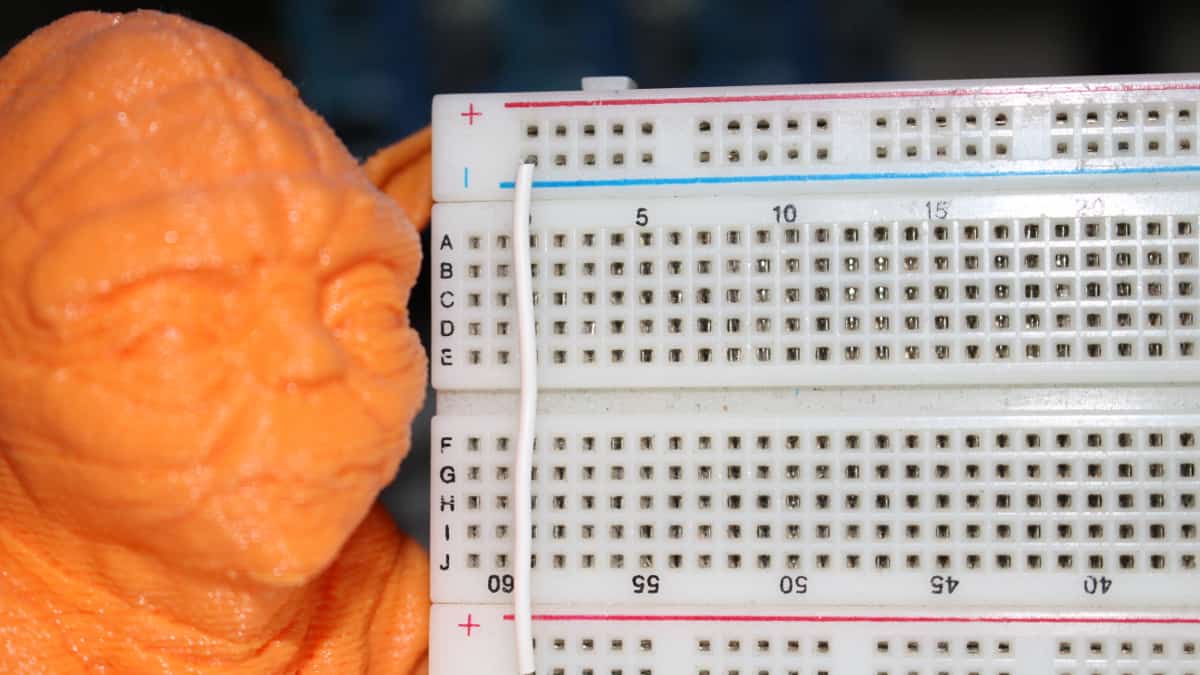 Lee más sobre el artículo Como usar una protoboard o breadboard